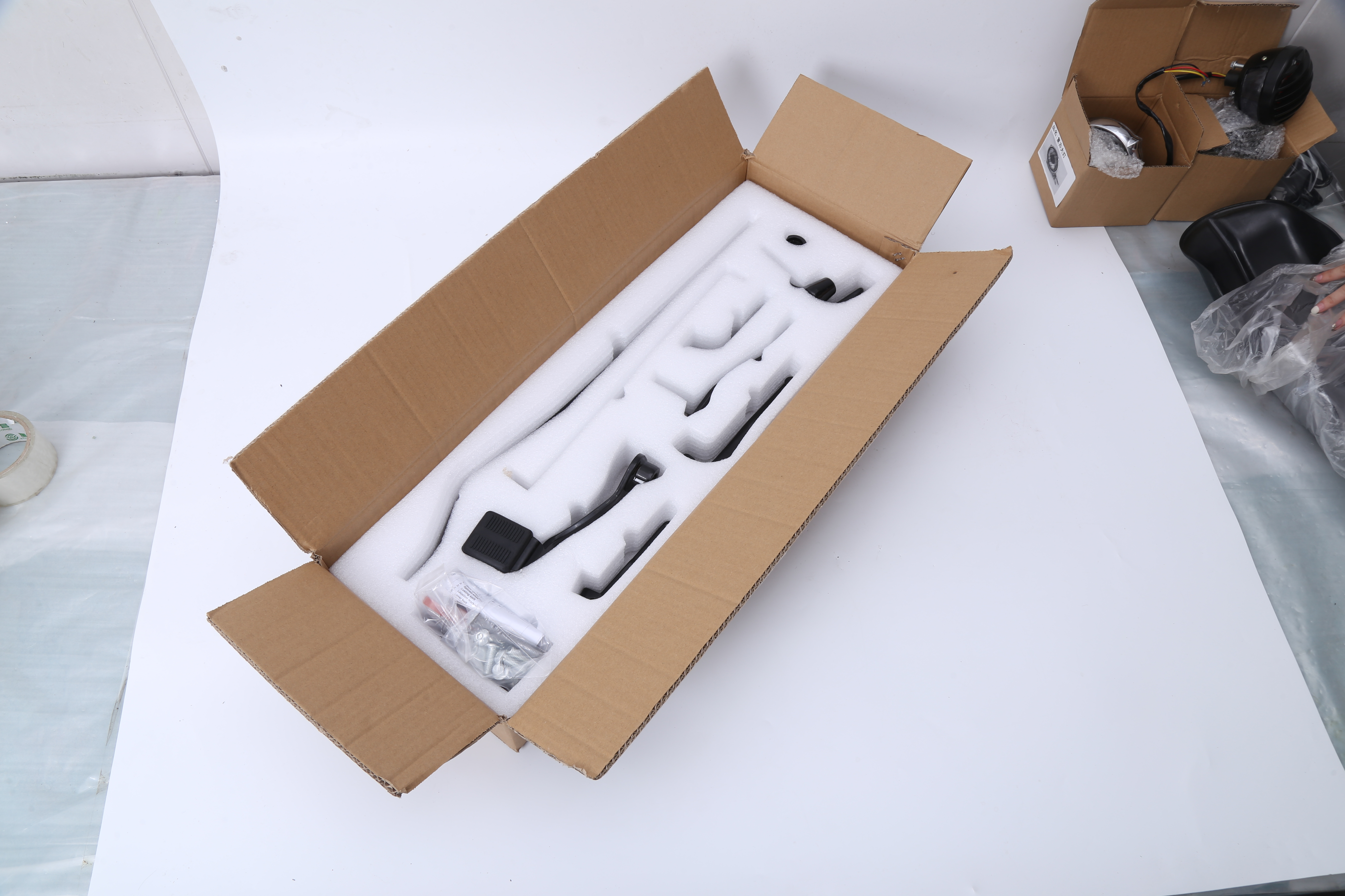 黛娜前置脚踏支架老款包装内盒