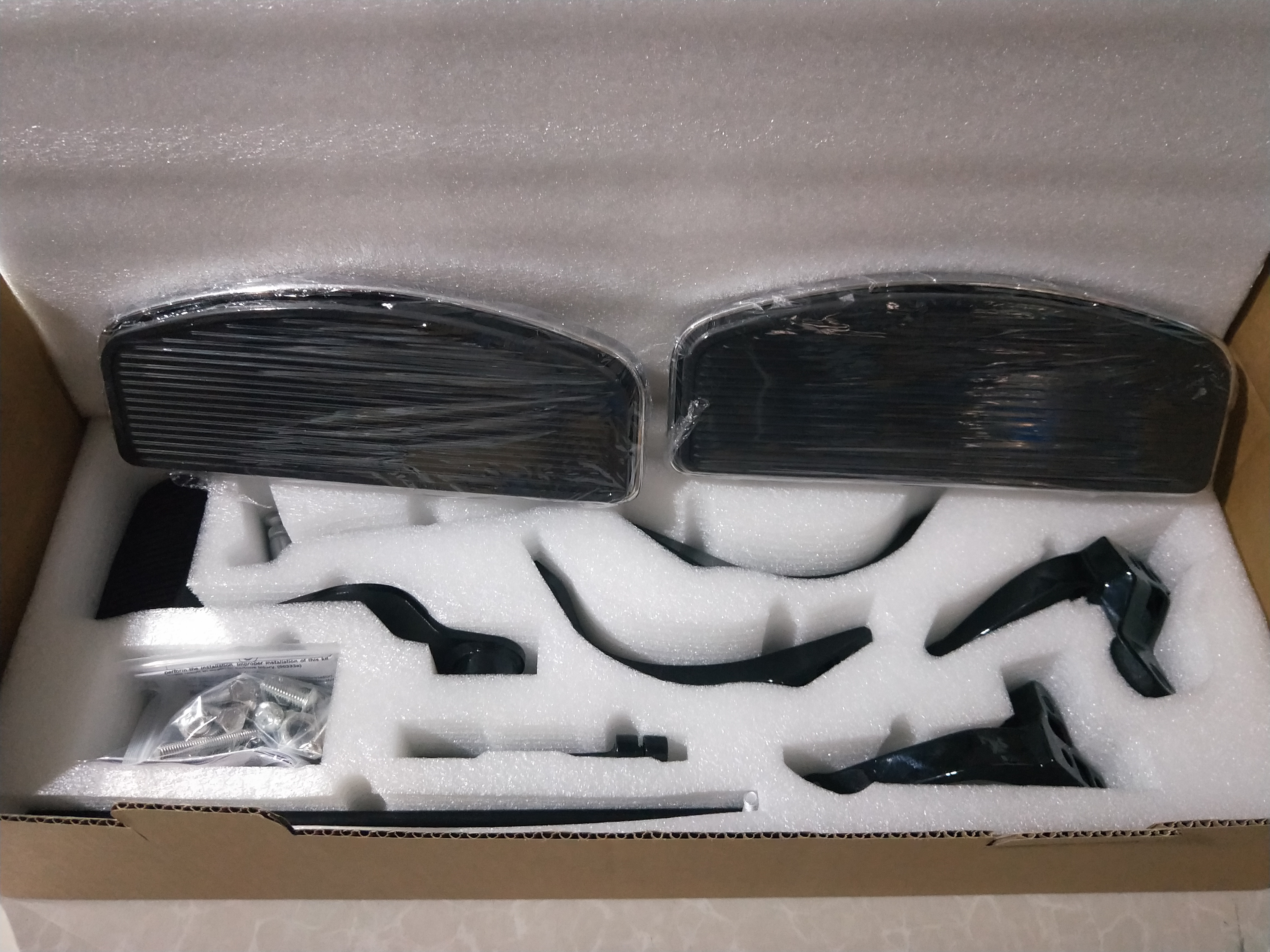 黛娜前置脚踏盒装展示